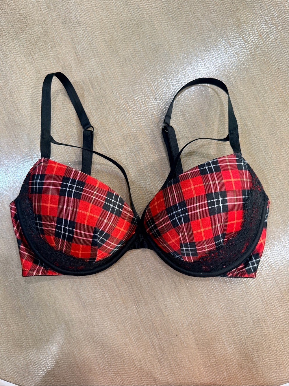 Victoria’s Secret very sexy Red Plaid Lace-Trim Push-Up Bra 34d EUC